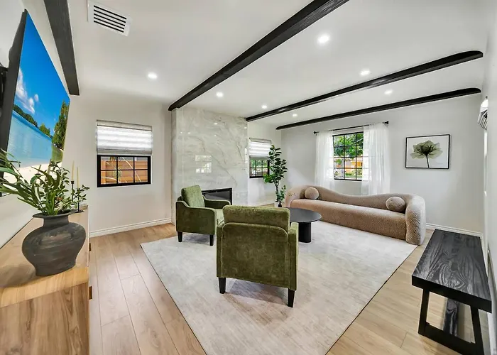Gorgeous House W/ Pool, Fire Pit, & Pool Table!